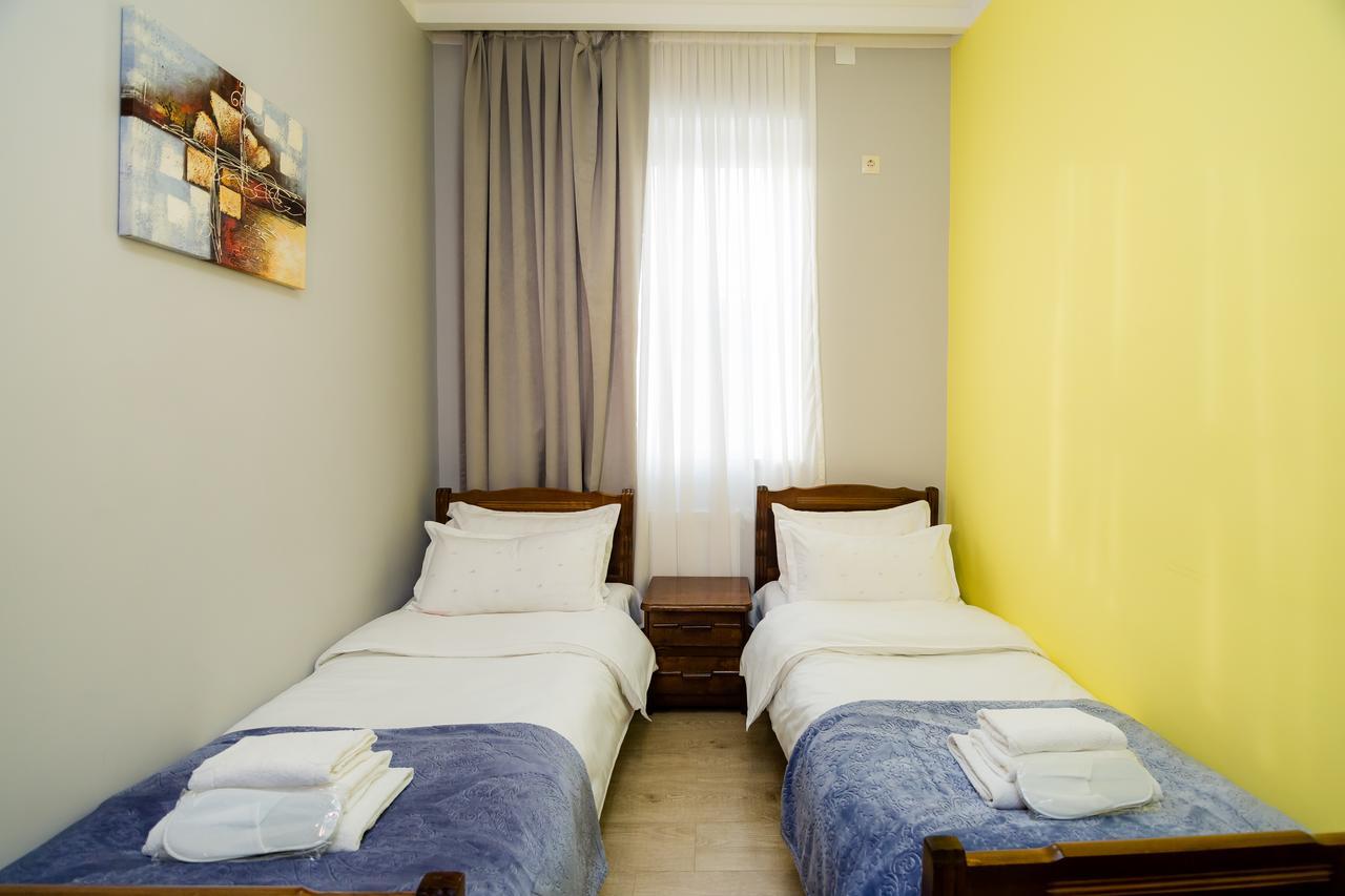 Big Family Guest House ティビリシ エクステリア 写真